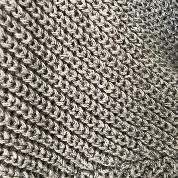 LF Pink Diamond XS grey twist back sweater - Picture 3 of 4